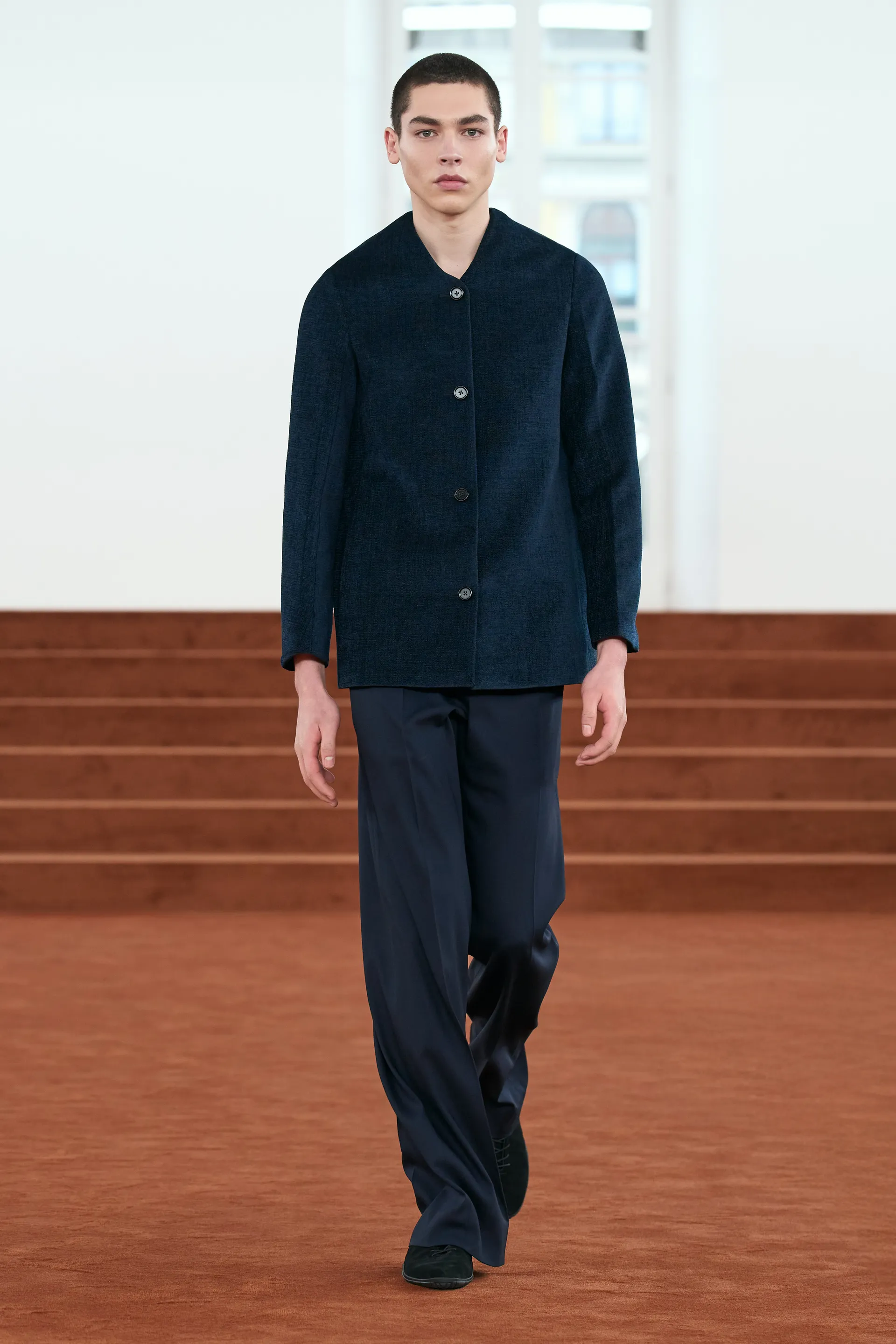 깔끔한데-묘하게-불편한-느낌을-살렸다는-디자이너-30-이미지