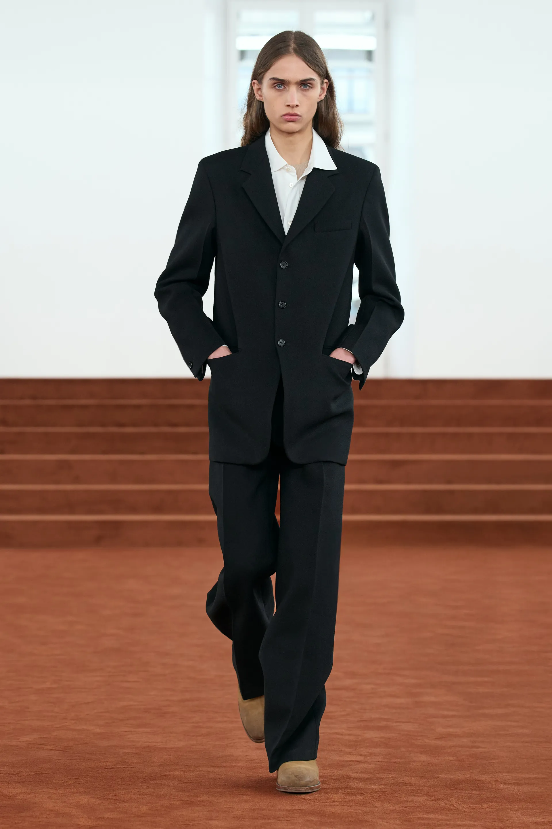 깔끔한데-묘하게-불편한-느낌을-살렸다는-디자이너-42-이미지