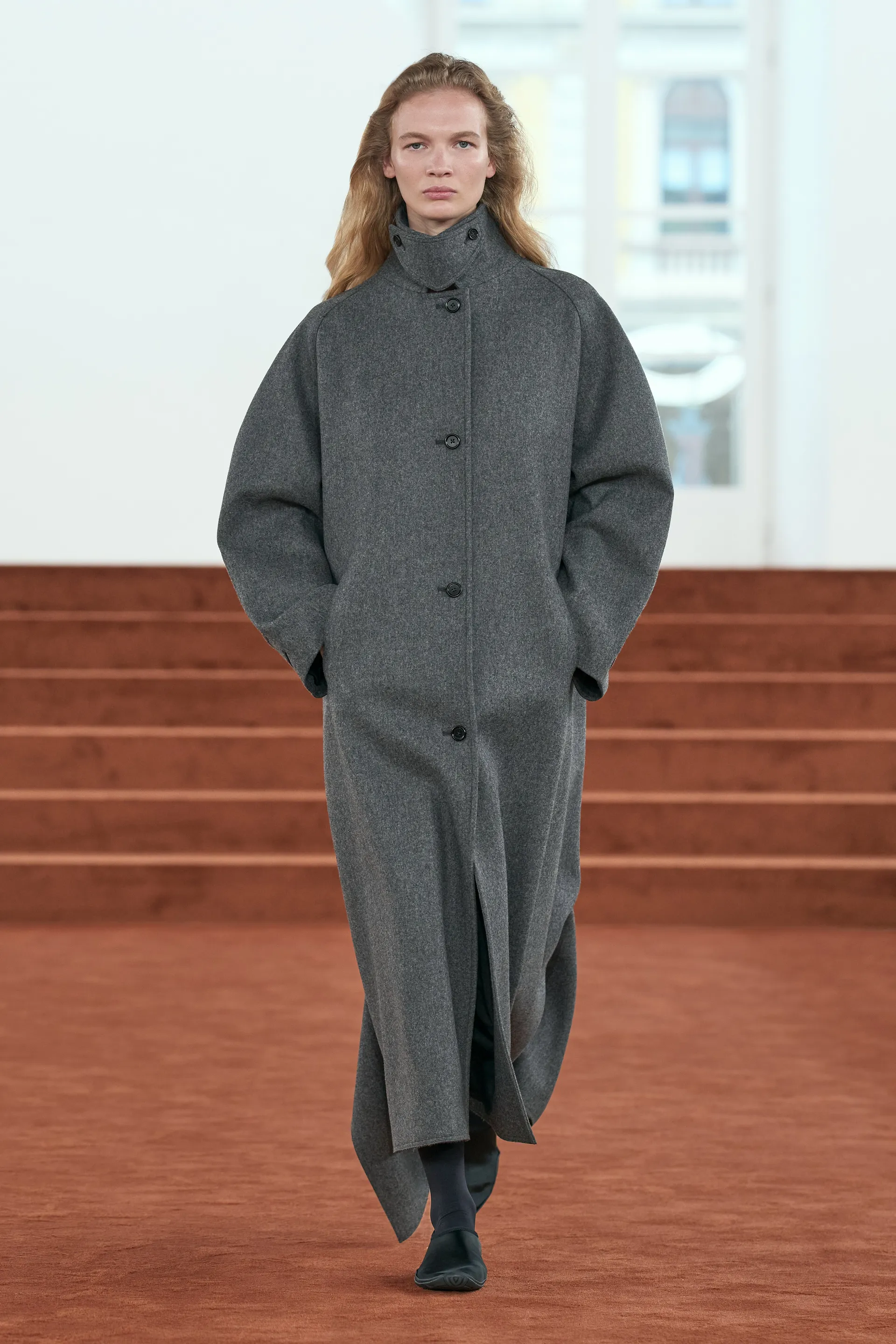 깔끔한데-묘하게-불편한-느낌을-살렸다는-디자이너-9-이미지