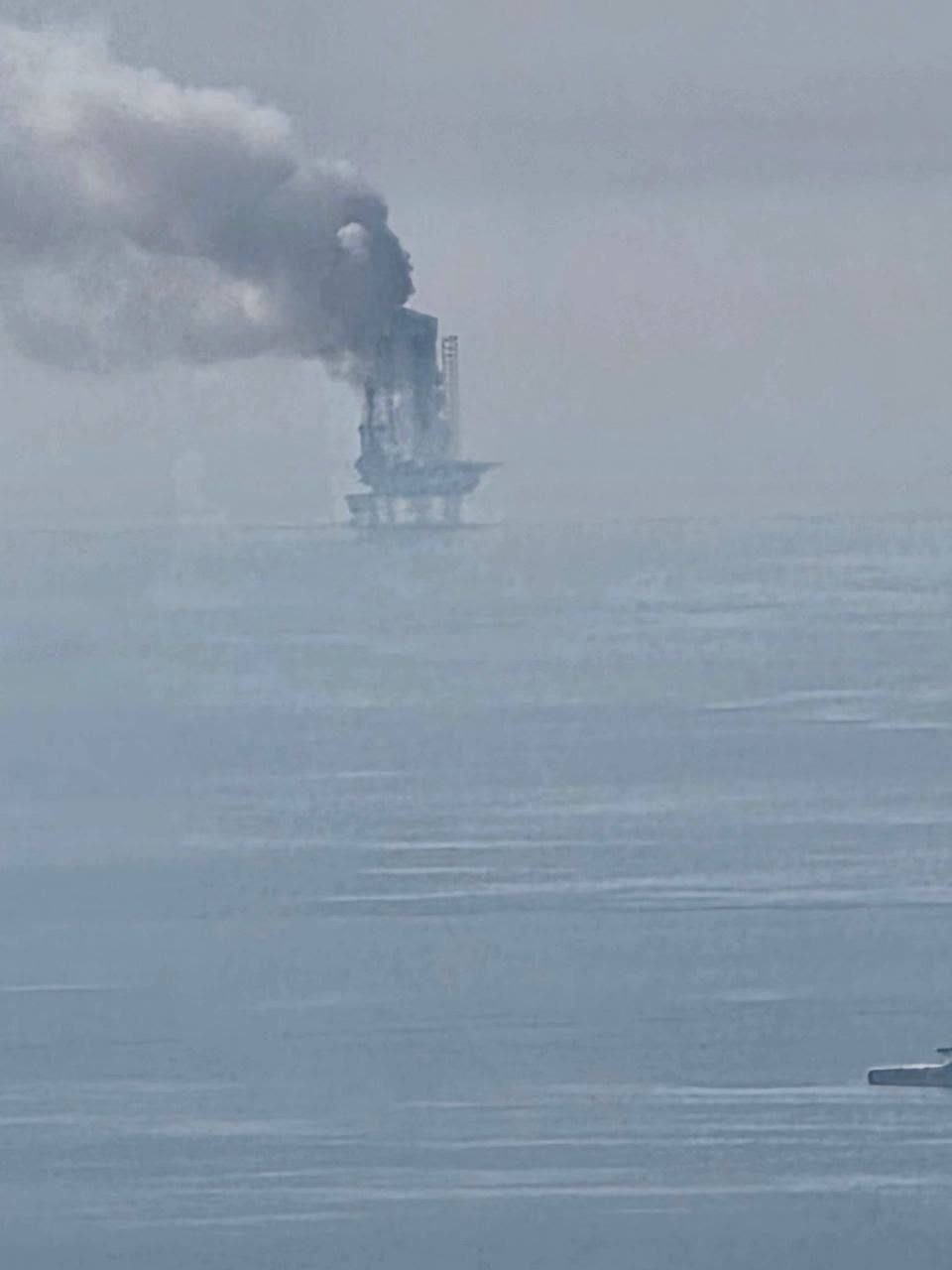 이란은-샤헤드-자폭드론으로-페르시아-만의-해상-유전을-공격했습니다-2-이미지