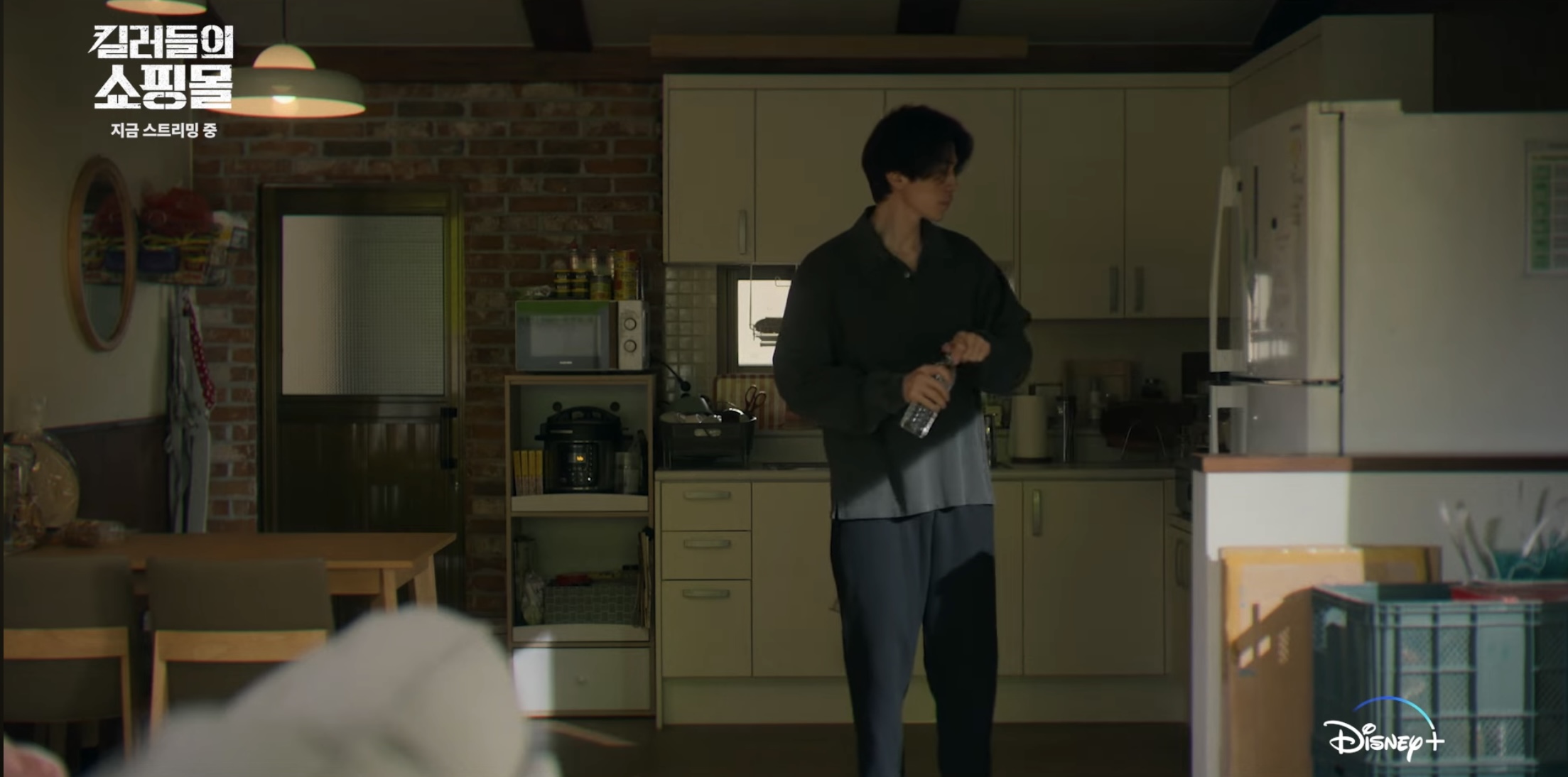 삼촌-이동욱-삥뜯는-조카.jpg-1-이미지