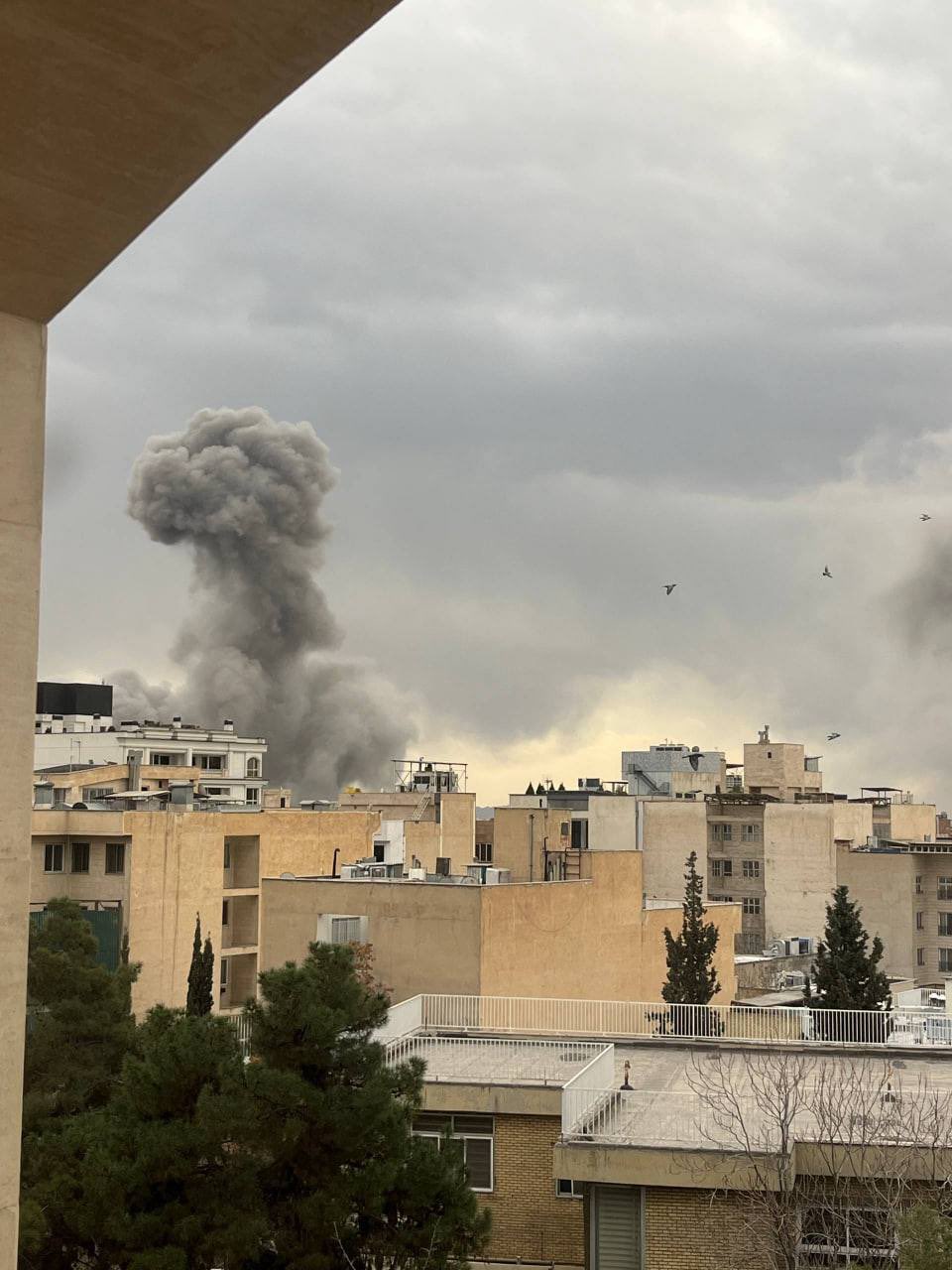 방금-전해진-이란-테헤란-공습-사진.jpg-4-이미지