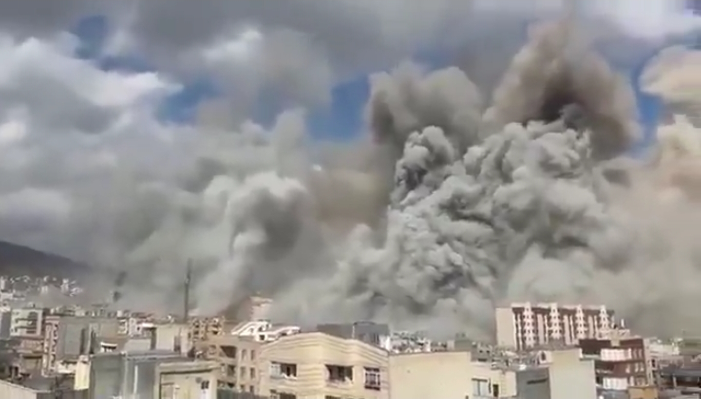 방금-전해진-이란-테헤란-공습-사진.jpg-1-이미지