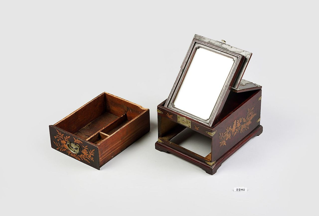 국가유산청X클리오의-국립고궁박물관-소장-유물-모티브-4-이미지