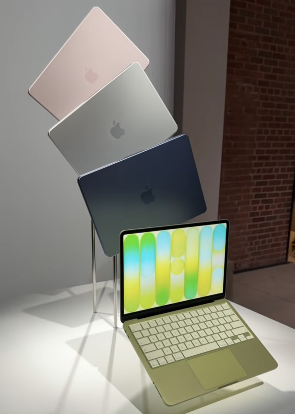애플에서-출시하는-99만원-맥북-네오-실물-0-이미지