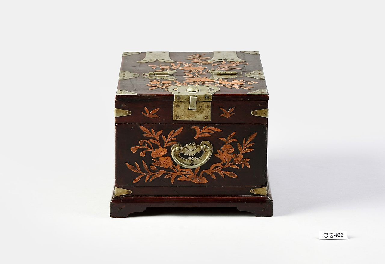 국가유산청X클리오의-국립고궁박물관-소장-유물-모티브-3-이미지