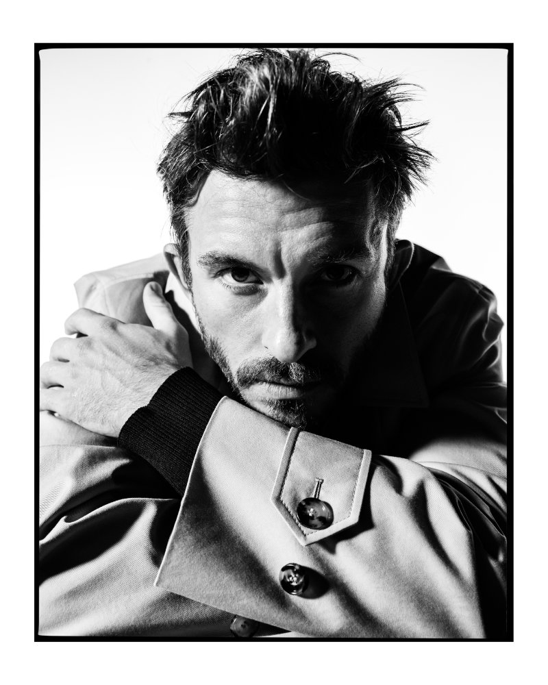 이상한-남자-보인다는-버버리-광고-11-이미지