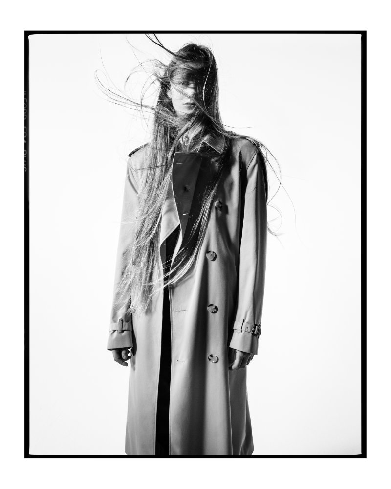 이상한-남자-보인다는-버버리-광고-1-이미지