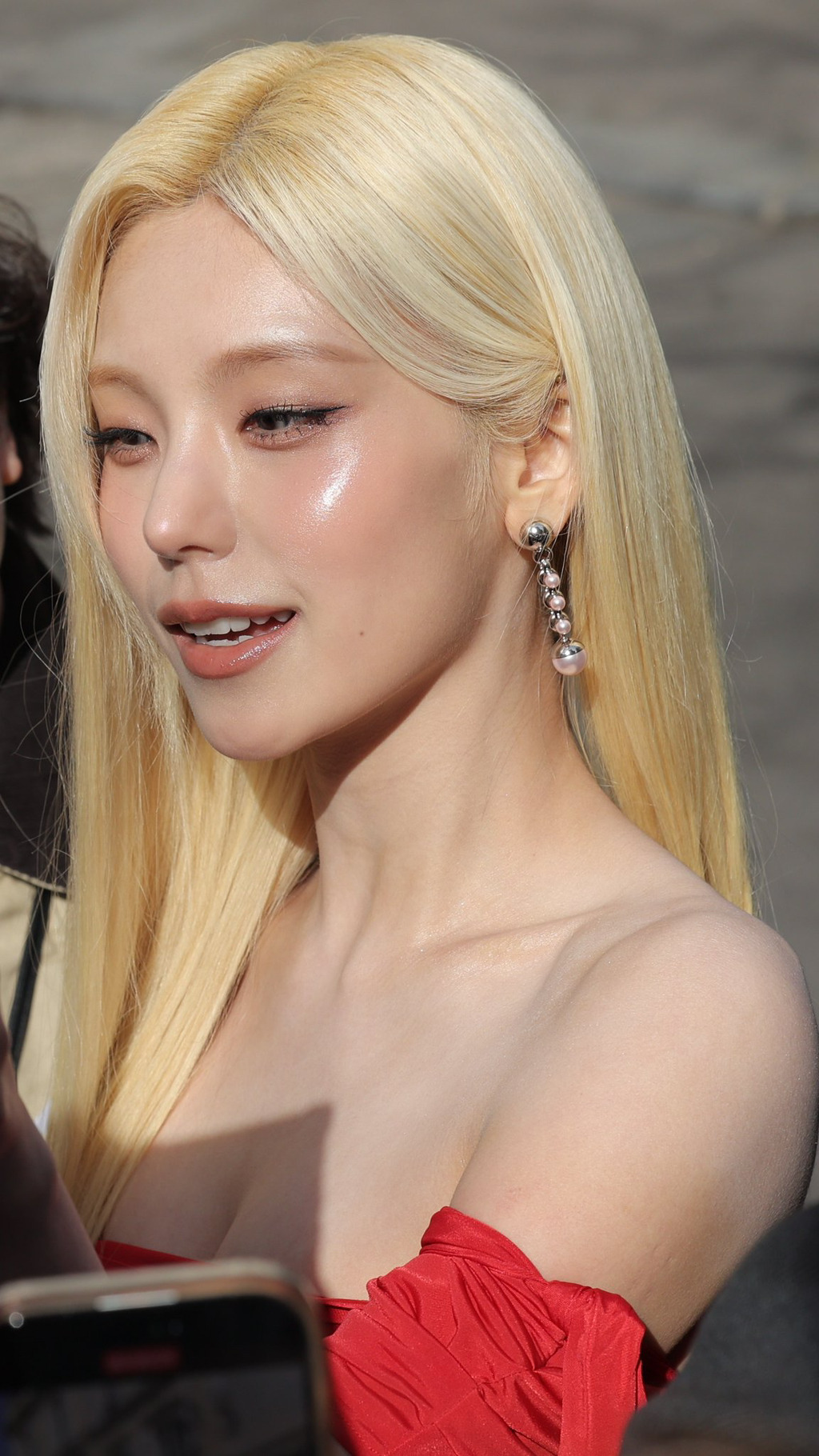 패션위크-갈때마다-sns-붐업되는-예지(ITZY)-이번-패윜-3-이미지