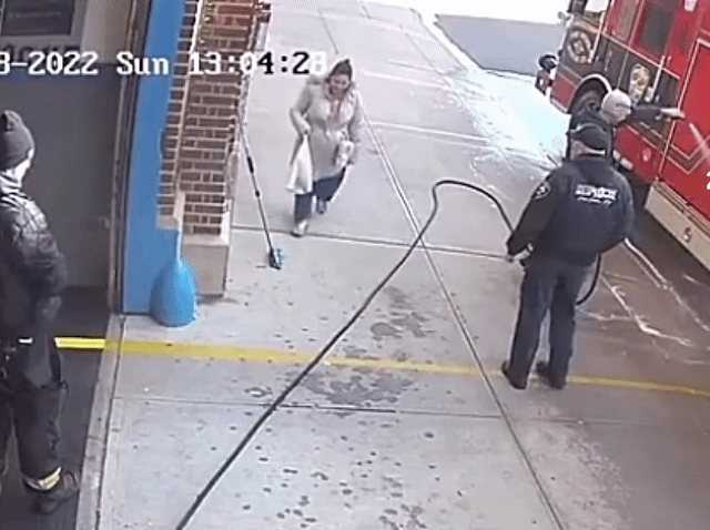 소방서-CCTV에-찍힌-"-애는-착해-"-의-표본-1-이미지