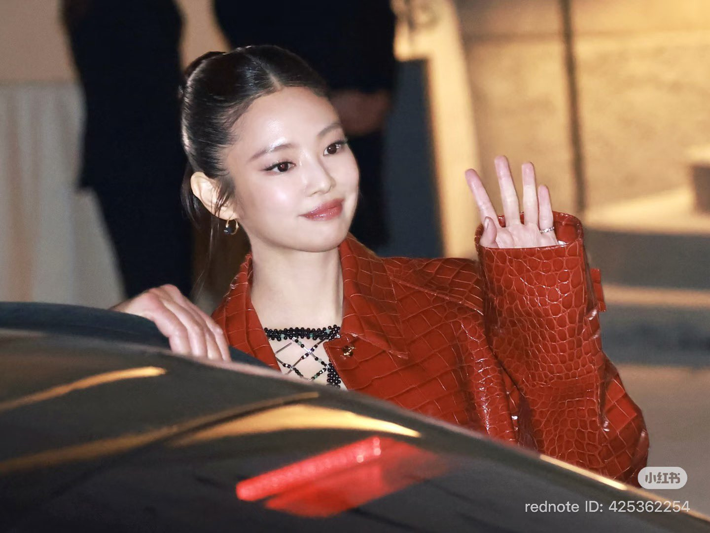 26샤넬쇼에서-슬릭번-스타일링한-블랙핑크-제니-7-이미지