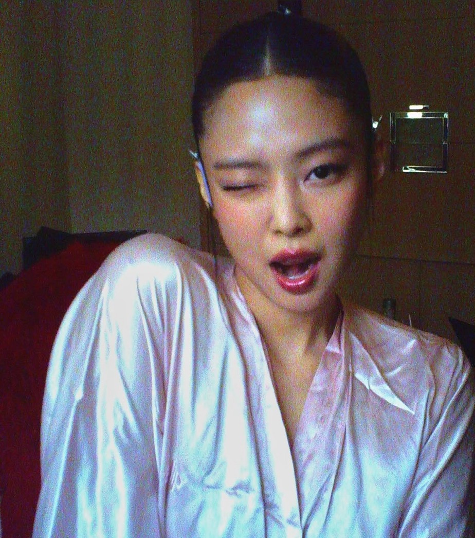 26샤넬쇼에서-슬릭번-스타일링한-블랙핑크-제니-5-이미지