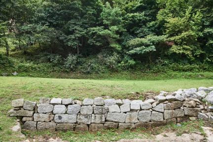 무당이-꿈에서-나온-곳을-찾아가-땅을-팠더니-나온-것-2-이미지