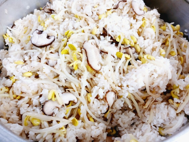 단체급식-콩나물밥-6-이미지