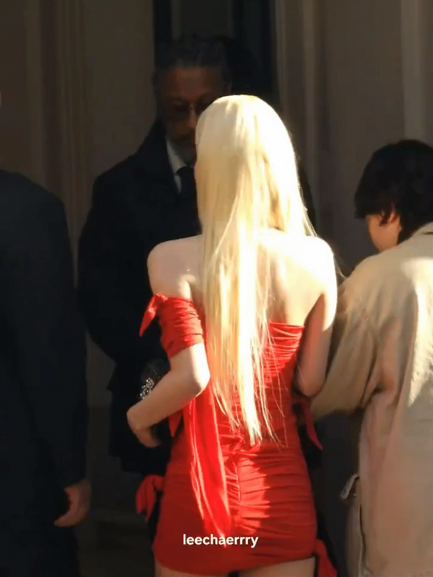 패션위크-갈때마다-sns-붐업되는-예지(ITZY)-이번-패윜-2-이미지