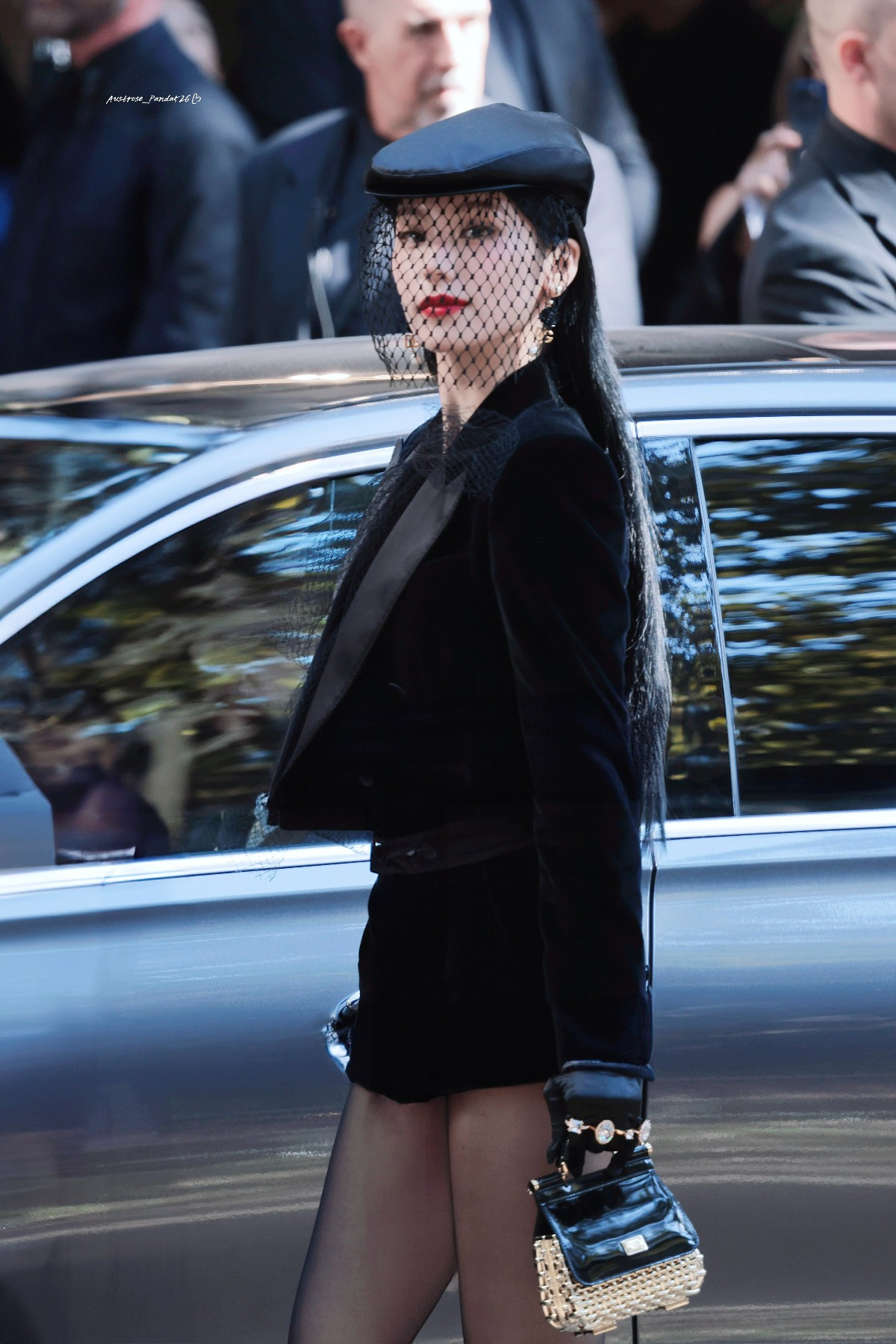 패션위크-갈때마다-sns-붐업되는-예지(ITZY)-이번-패윜-12-이미지