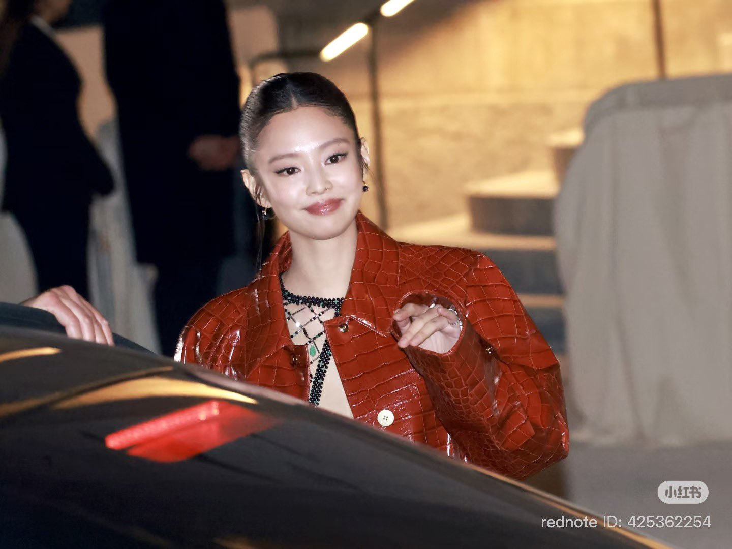 26샤넬쇼에서-슬릭번-스타일링한-블랙핑크-제니-6-이미지