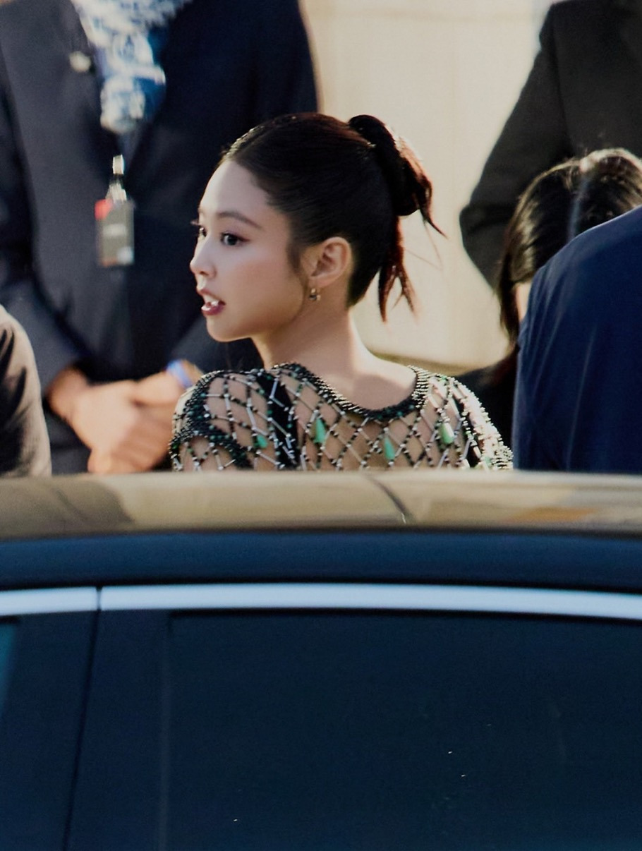 26샤넬쇼에서-슬릭번-스타일링한-블랙핑크-제니-9-이미지