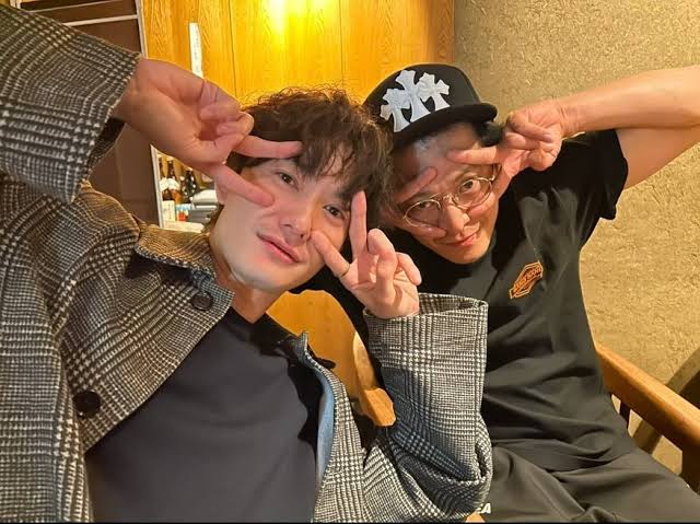 일본-배우가-오구리-슌-부부와-한-침대에서-같이-잤는데-다음-날-일어나보니-오구리-슌은-혼자-스케줄하러-나감-16-이미지