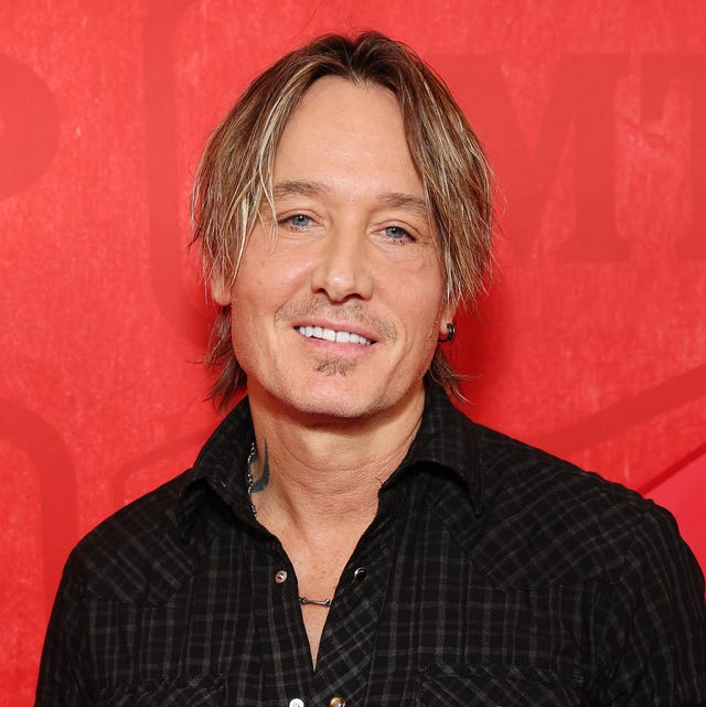 엄빠-찬스로-명품브랜드-모델-하는데-엄마를-안닮음.jpg-5-이미지