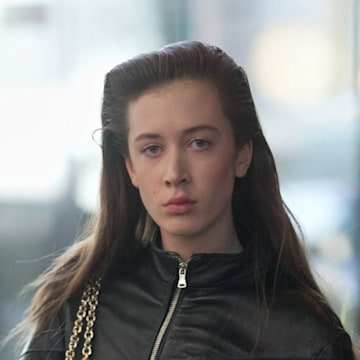 엄빠-찬스로-명품브랜드-모델-하는데-엄마를-안닮음.jpg-0-이미지