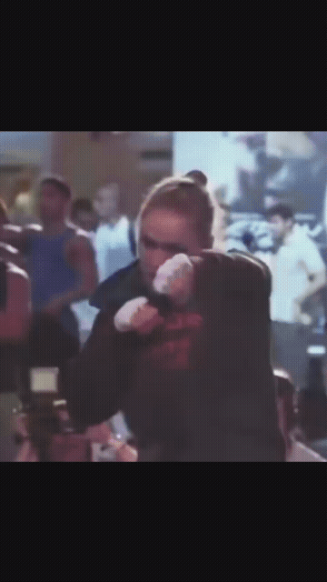 론다-로우지-흉내-내는-복서-1-이미지