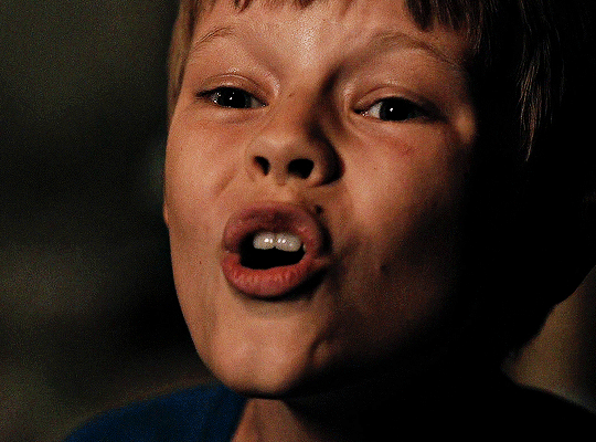 최근-넷플에-올라온-스릴러-영화-<스픽-노-이블>-3-이미지