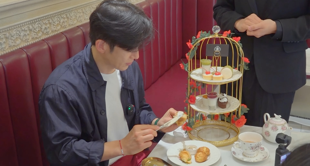 집사-카페가서-현타온-78년생-잘생긴-아저씨.cap-66-이미지