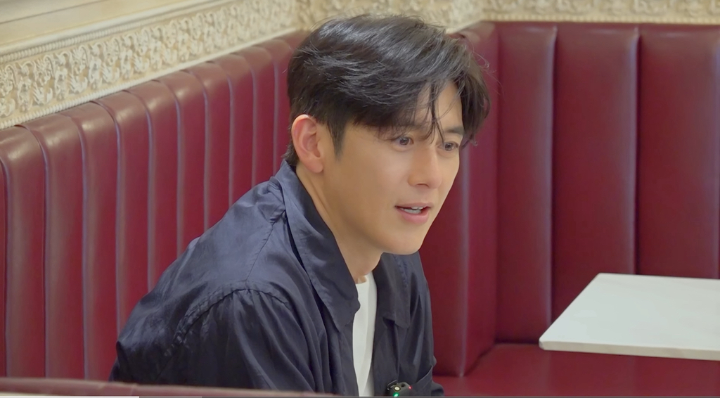 집사-카페가서-현타온-78년생-잘생긴-아저씨.cap-20-이미지