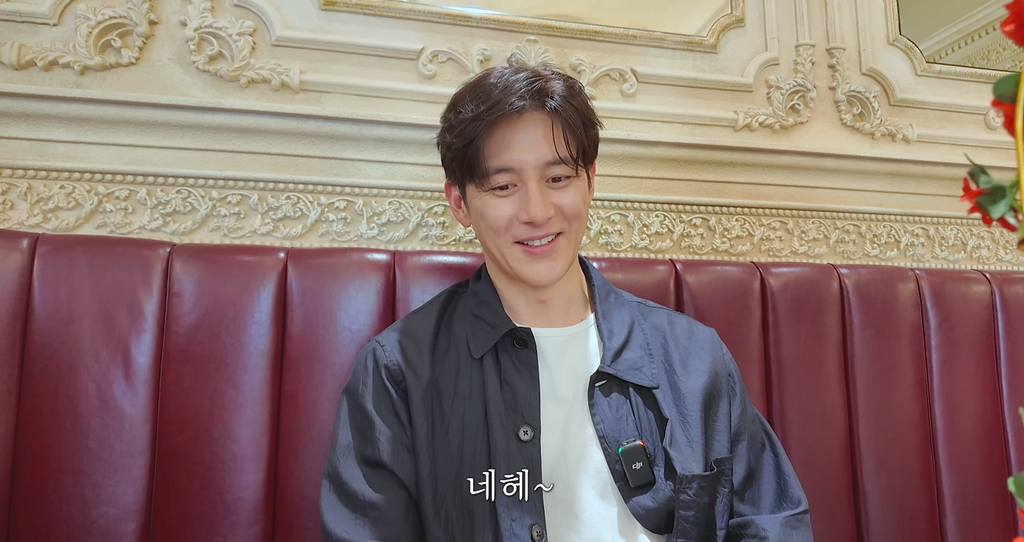 집사-카페가서-현타온-78년생-잘생긴-아저씨.cap-60-이미지