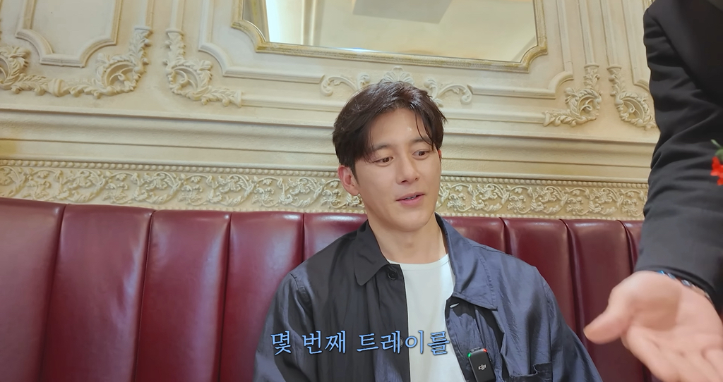 집사-카페가서-현타온-78년생-잘생긴-아저씨.cap-55-이미지