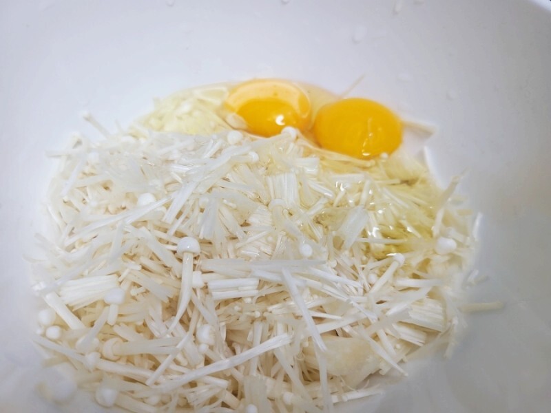 칼로리-낮고-맛있다는-팽이버섯-계란전-1-이미지
