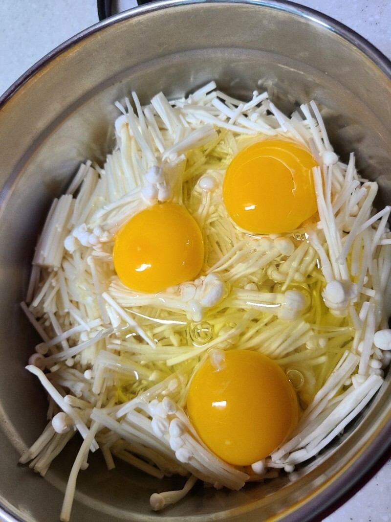 칼로리-낮고-맛있다는-팽이버섯-계란전-0-이미지