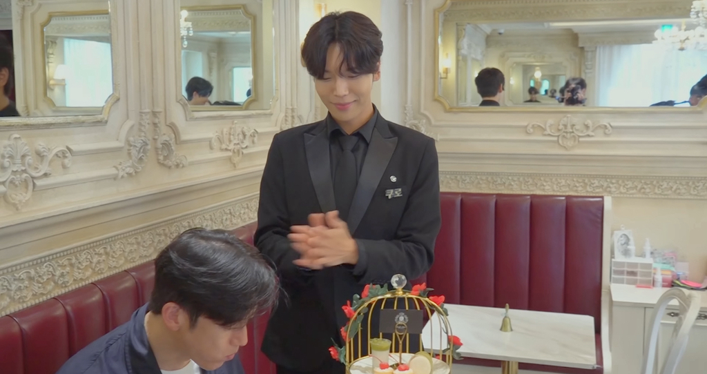 집사-카페가서-현타온-78년생-잘생긴-아저씨.cap-68-이미지