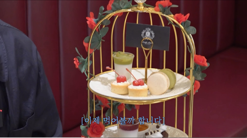 집사-카페가서-현타온-78년생-잘생긴-아저씨.cap-53-이미지