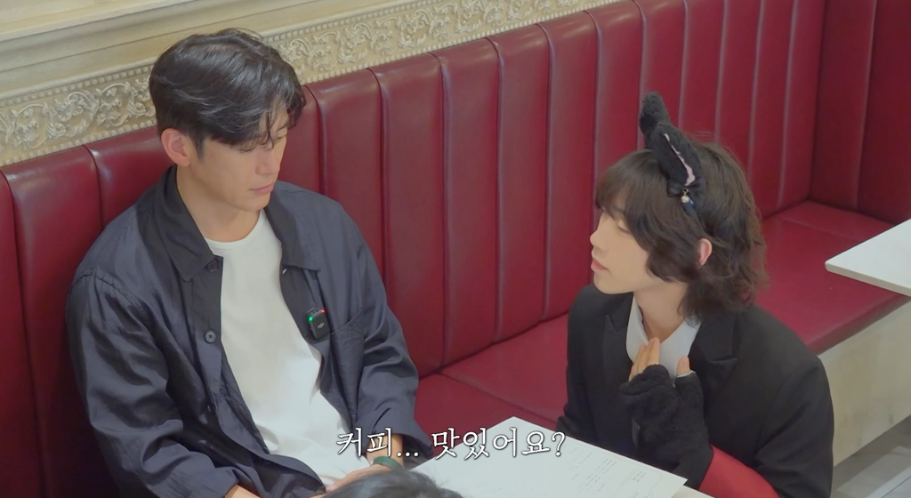 집사-카페가서-현타온-78년생-잘생긴-아저씨.cap-34-이미지