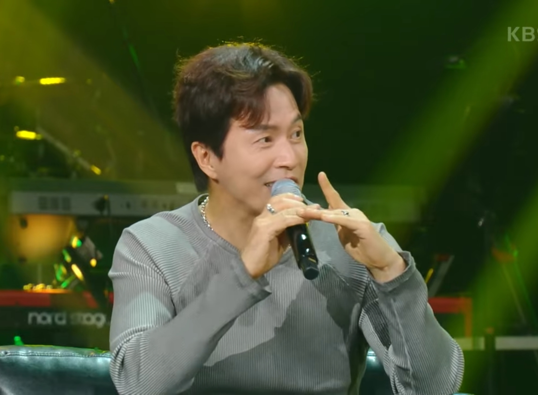 옛날-가수분들은-프롬프터도-없었는데-어떻게-하셨어요???-4-이미지