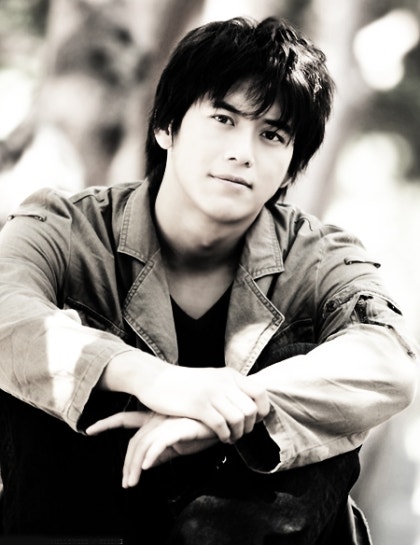 다른-의미로-한결-같았던-배우-고수...........-9-이미지