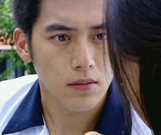 다른-의미로-한결-같았던-배우-고수...........-8-이미지