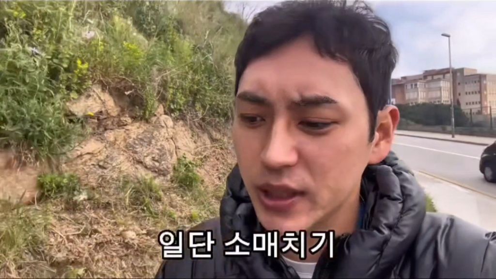 스페인에서-여자가방-=-공공재,-소매치기와의-공유경제-0-이미지