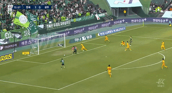 일본인들을-가장-킹받게한-축구-골-세레모니-7-이미지