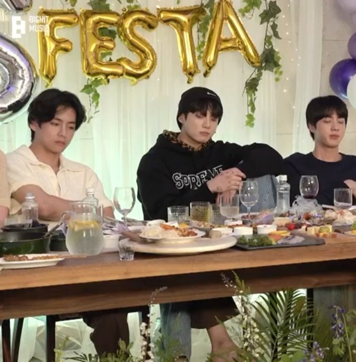 편한-사람이랑-붙어있으면-나오는-자세-4-이미지