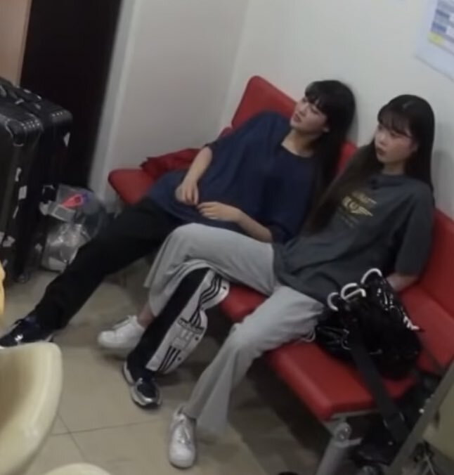 편한-사람이랑-붙어있으면-나오는-자세-3-이미지