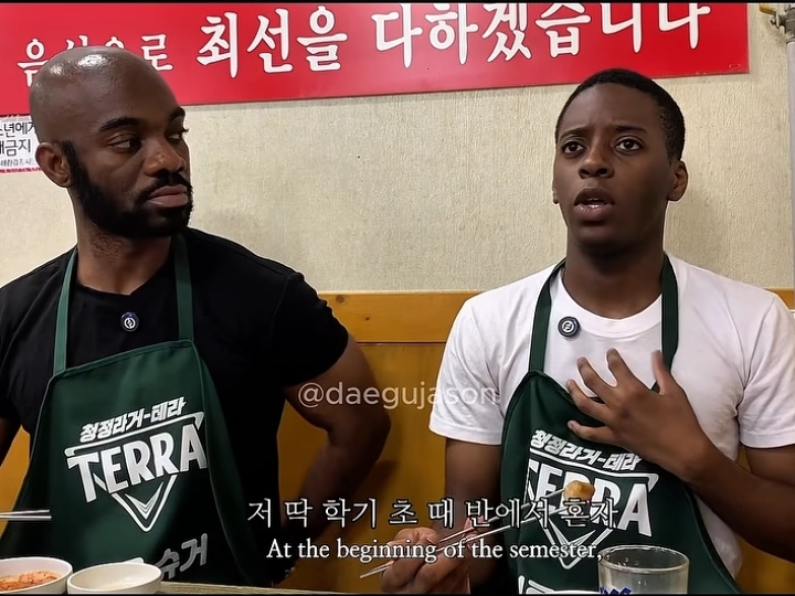 쟤랑-가는-길이-다름.-조나단-밥그릇-튼튼👍-0-이미지