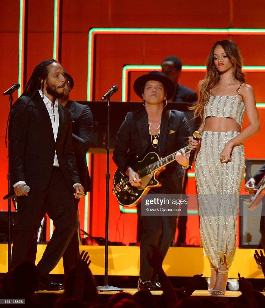 리한나-키-작은줄-아는-사람-많아서-신기함.jpg-8-이미지