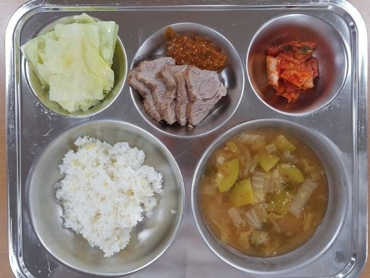 학교급식에-수육-나올때-특징....jpg-7-이미지