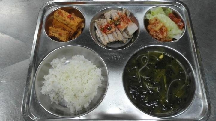 학교급식에-수육-나올때-특징....jpg-0-이미지