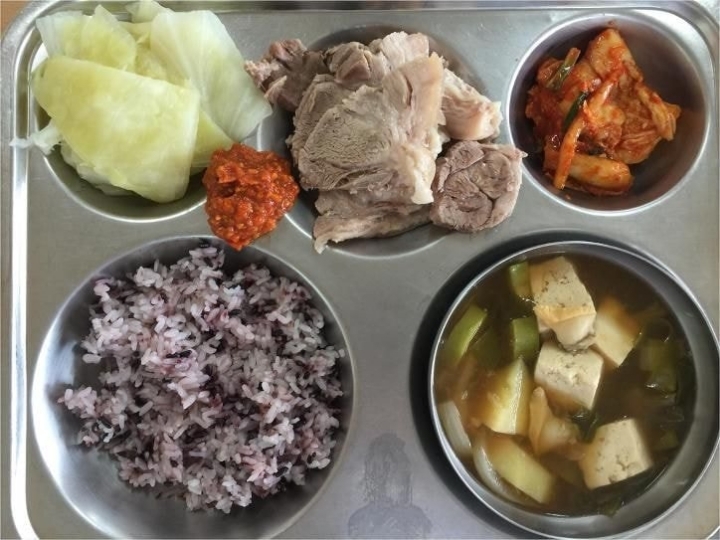 학교급식에-수육-나올때-특징....jpg-5-이미지