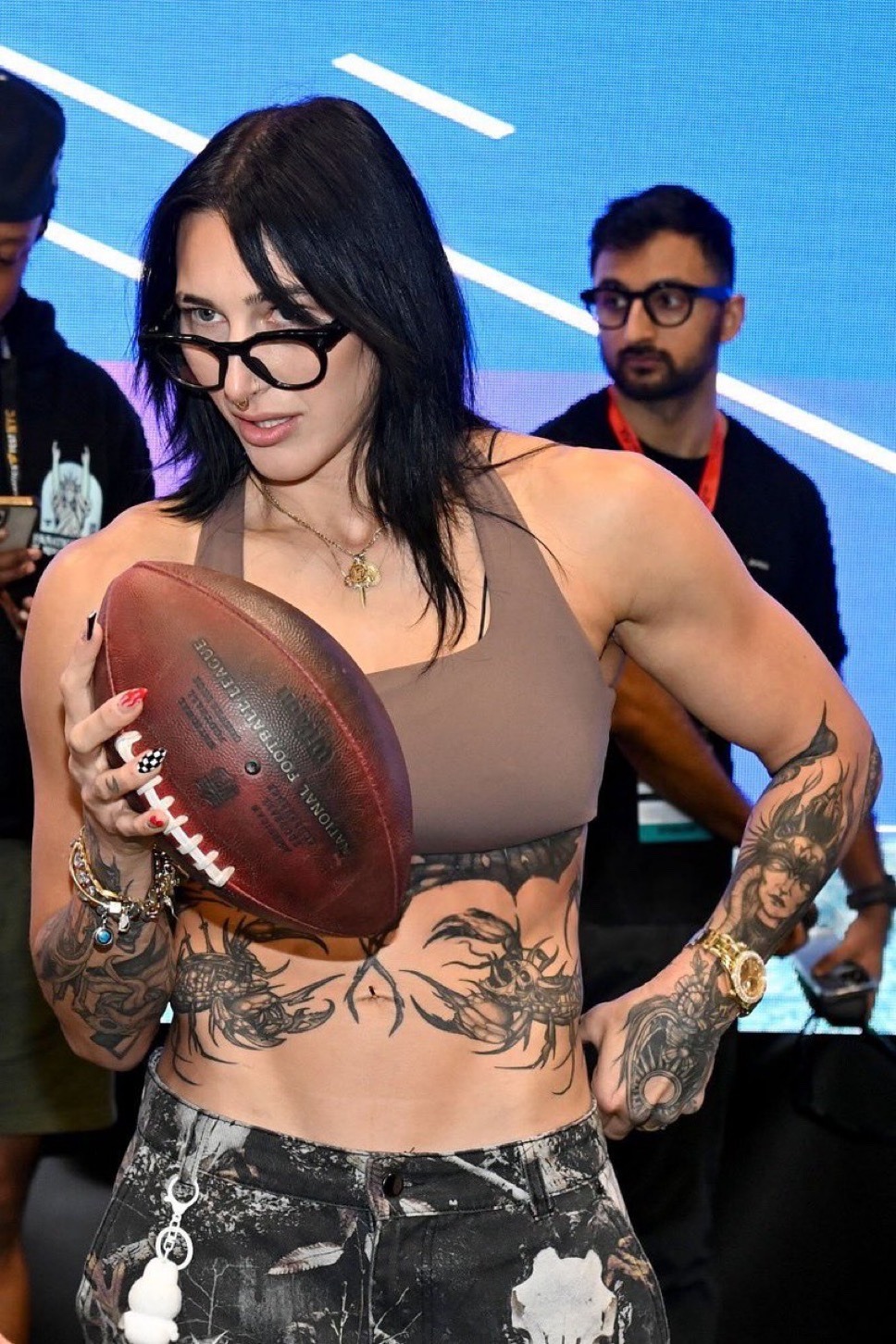 레즈,-바이-여성들-다-꼬시는-중인-여성-프로레슬러-16-이미지