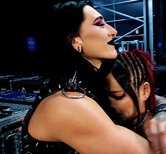 레즈,-바이-여성들-다-꼬시는-중인-여성-프로레슬러-7-이미지